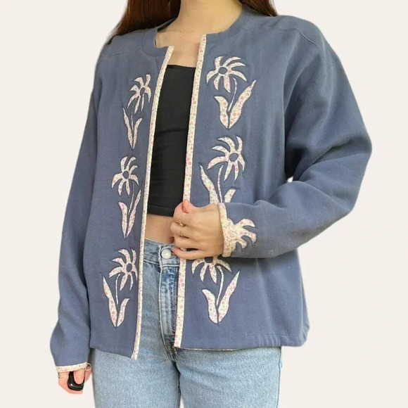 Handmade/reworked one of a kind floral cardigan - Picture 2 of 8